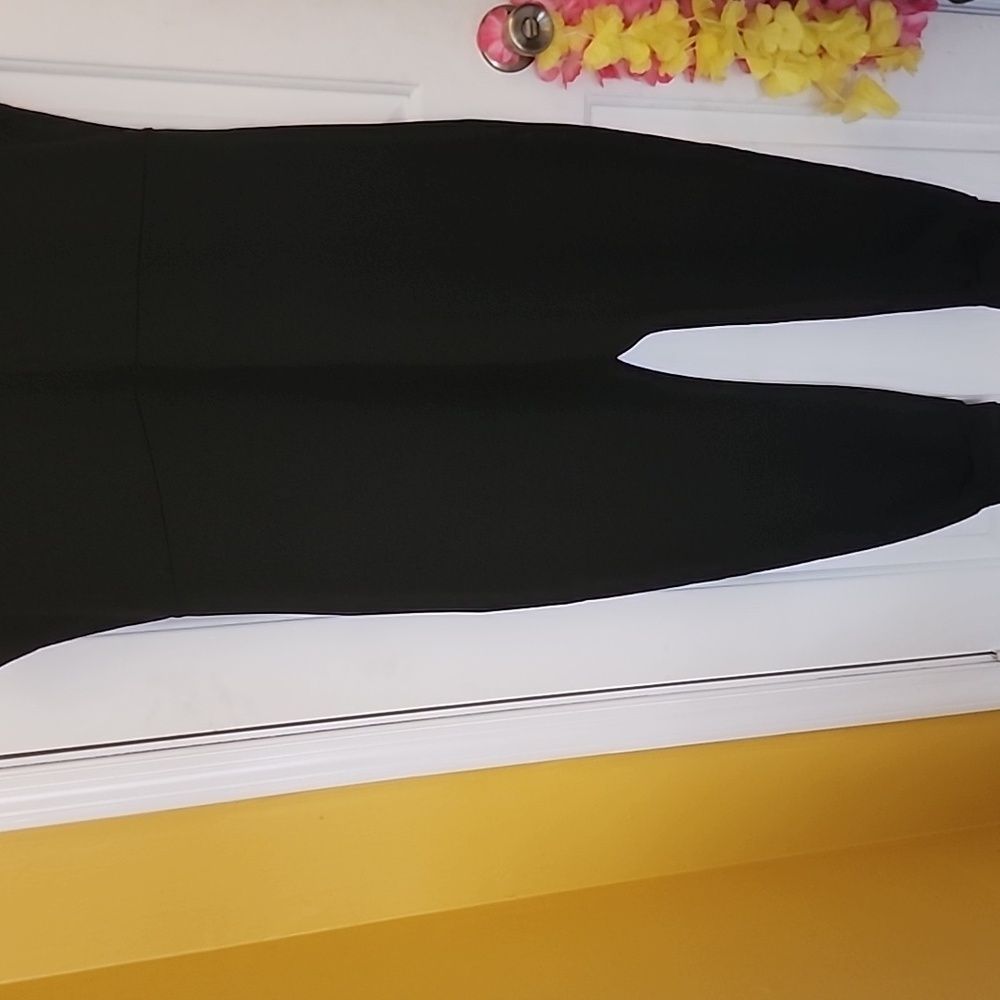 Black Sleeveless V-neck Drop Crotch Jumpsuit - Picture 7 of 11